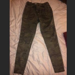 Camouflage green skinny jeans